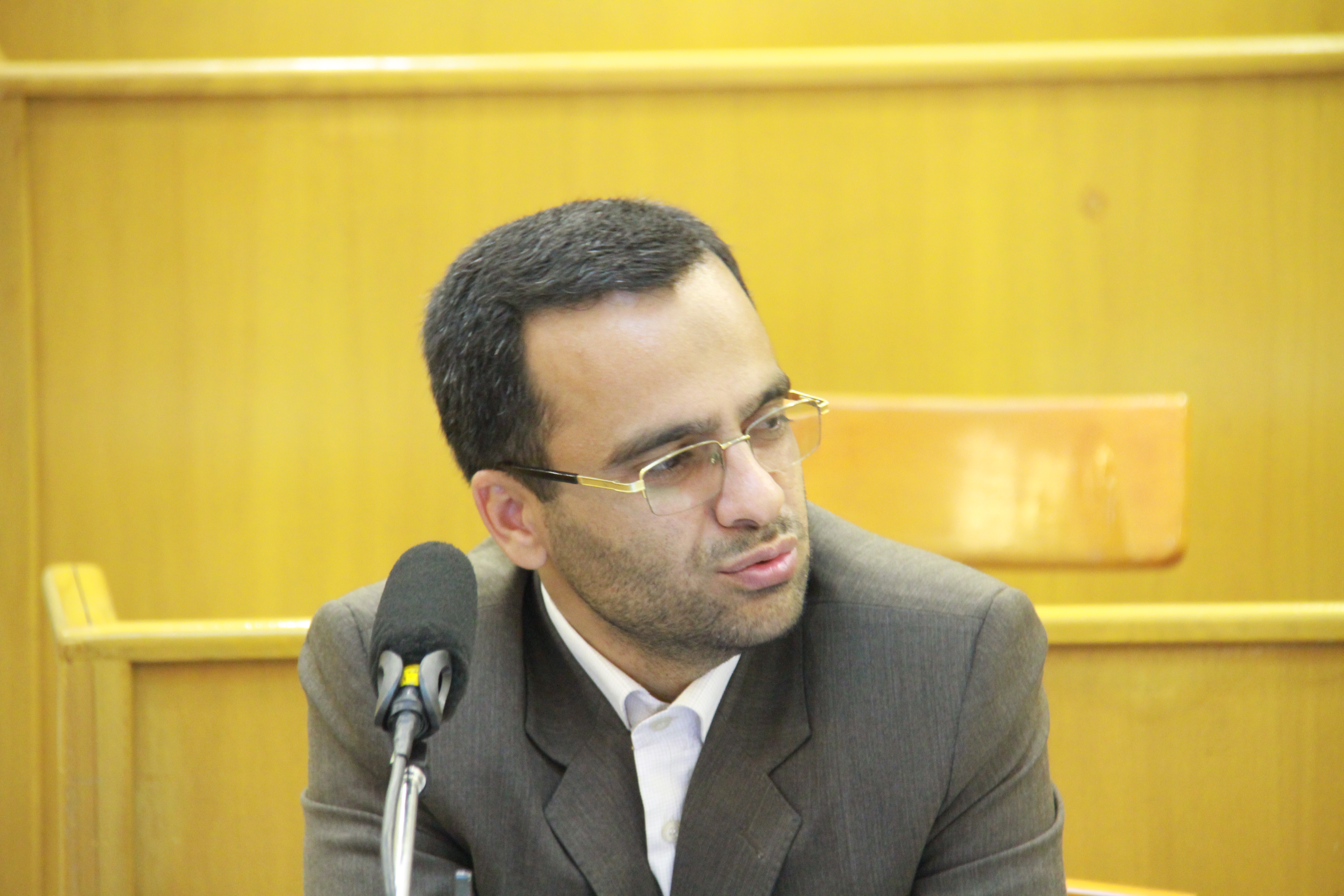 جلسه رئیس منا با هسته‌های علمی شیراز